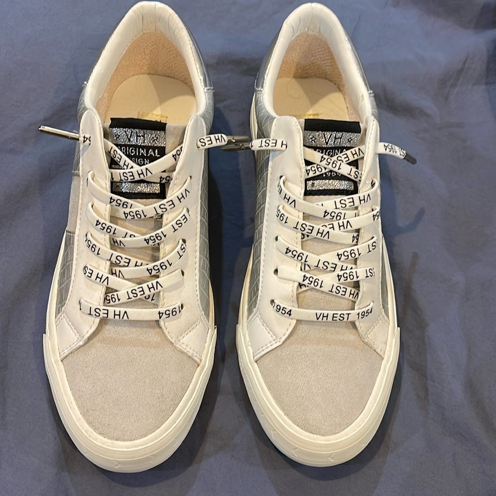 🤍Vintage Havana Silver Croco Sneakers Size 10 NEW